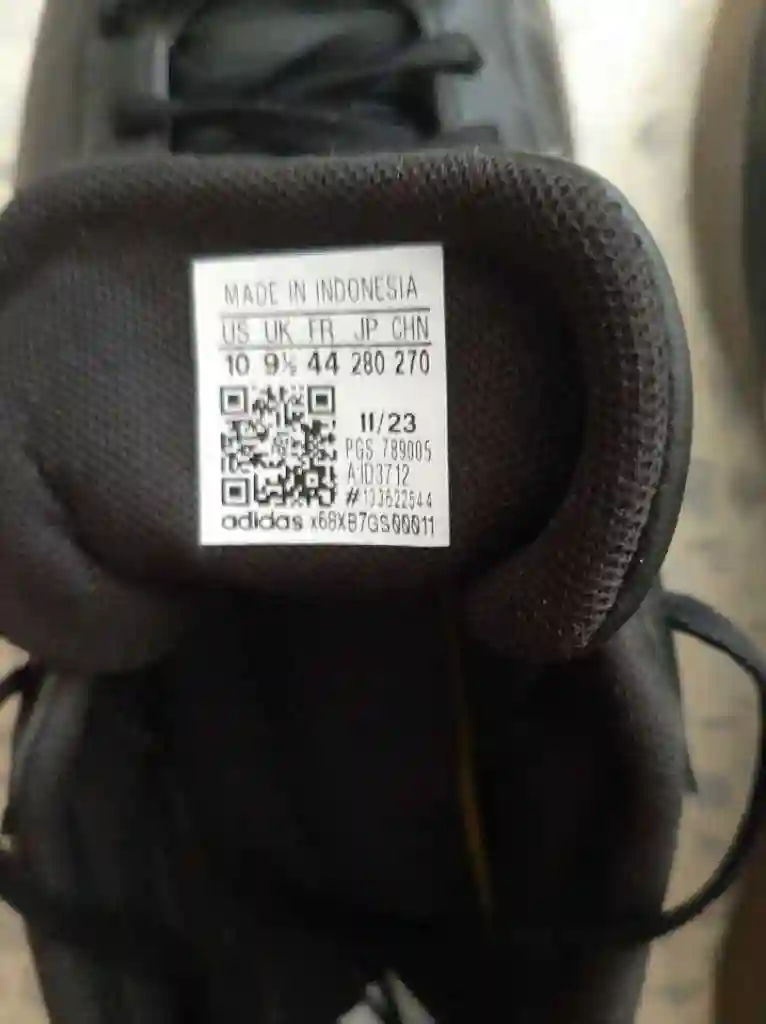 Sneaker Adidas - Vue 2