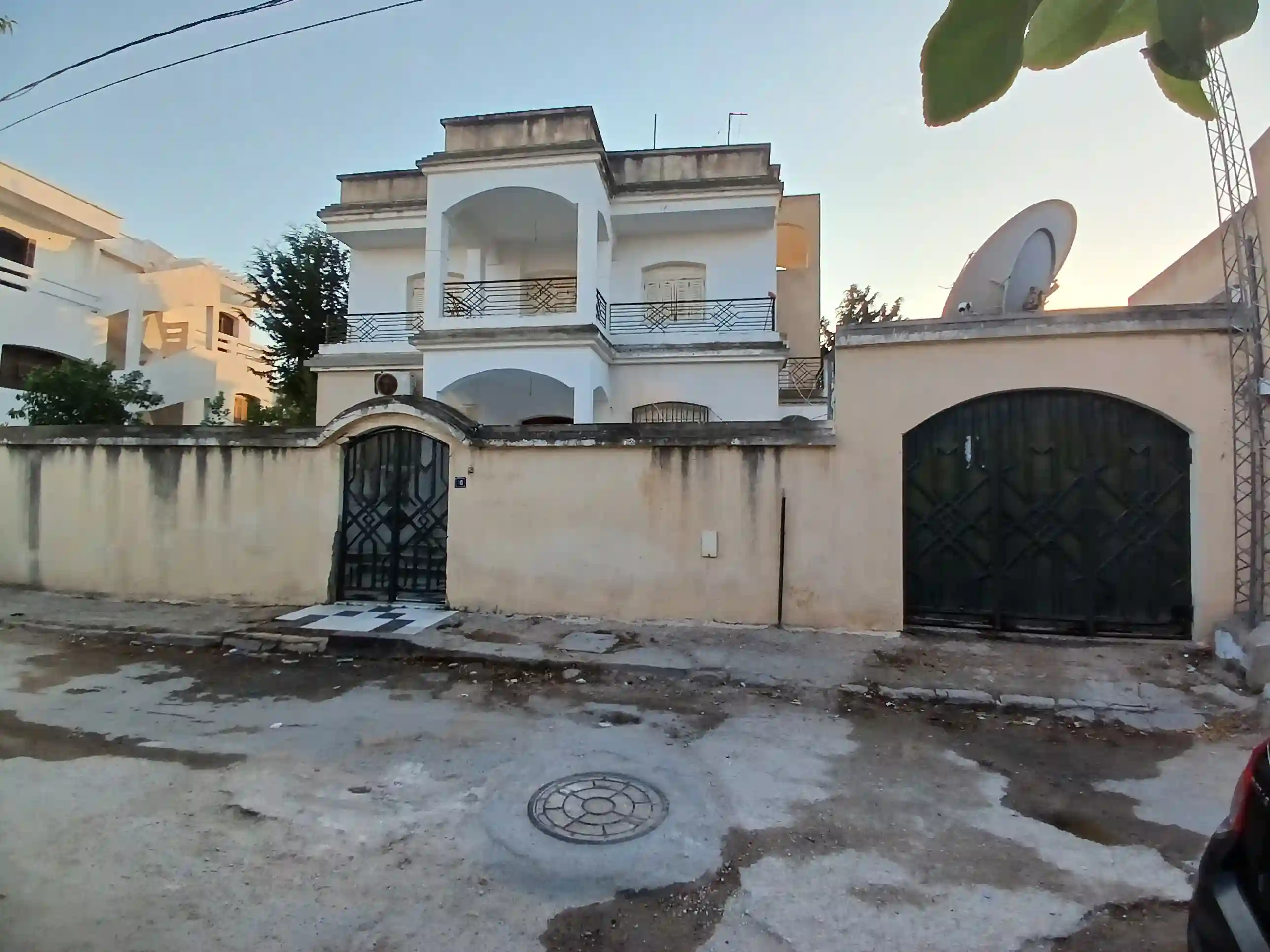 Villa Spacieuse Avec Studio à Cite El Ghazala 1 - Vue 4