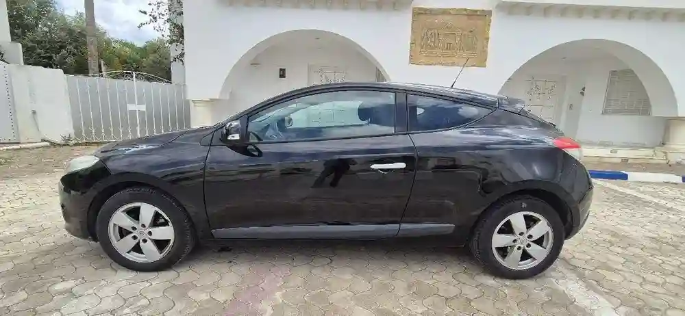 À Vendre Renault Mégane Coupé Essence | 54 000 km | Très Rare - Vue 4