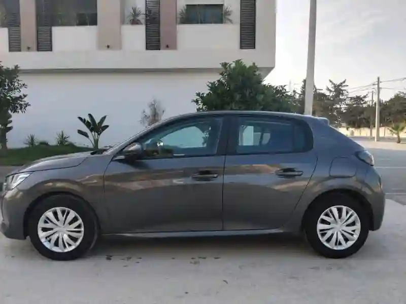 Peugeot 208 Access Première Main EN État Neuf - Vue 3
