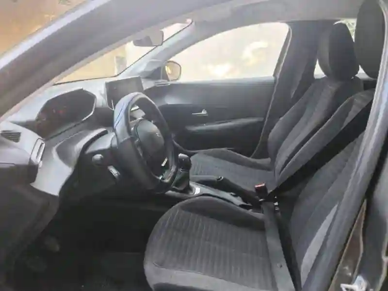 Peugeot 208 Access Première Main EN État Neuf - Vue 7