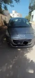 Location Voiture Peugeot 5008 Avec Chauffeur