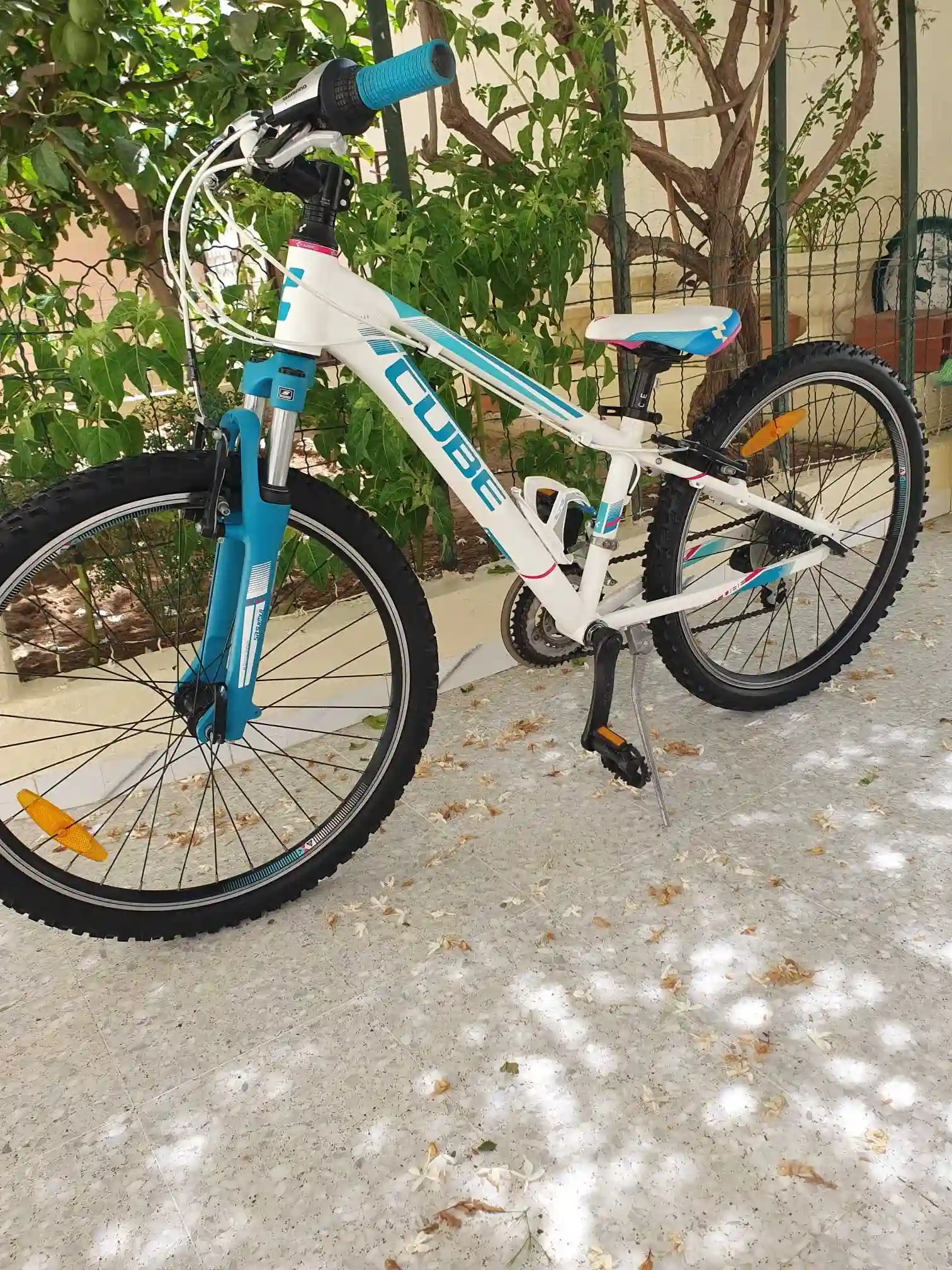 VTT Cube Race 24pouce alu Importer - Vue 1