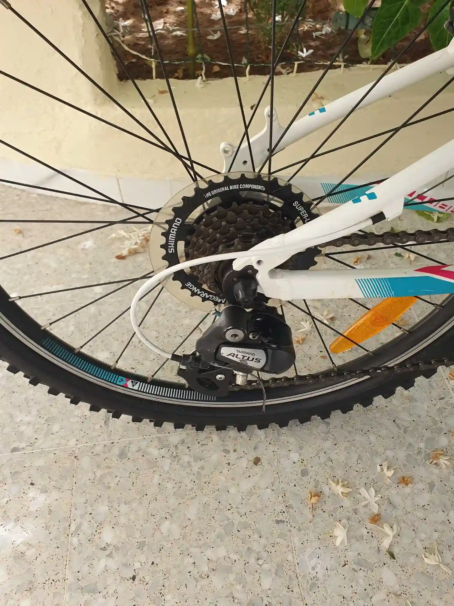 VTT Cube Race 24pouce alu Importer - Vue 4