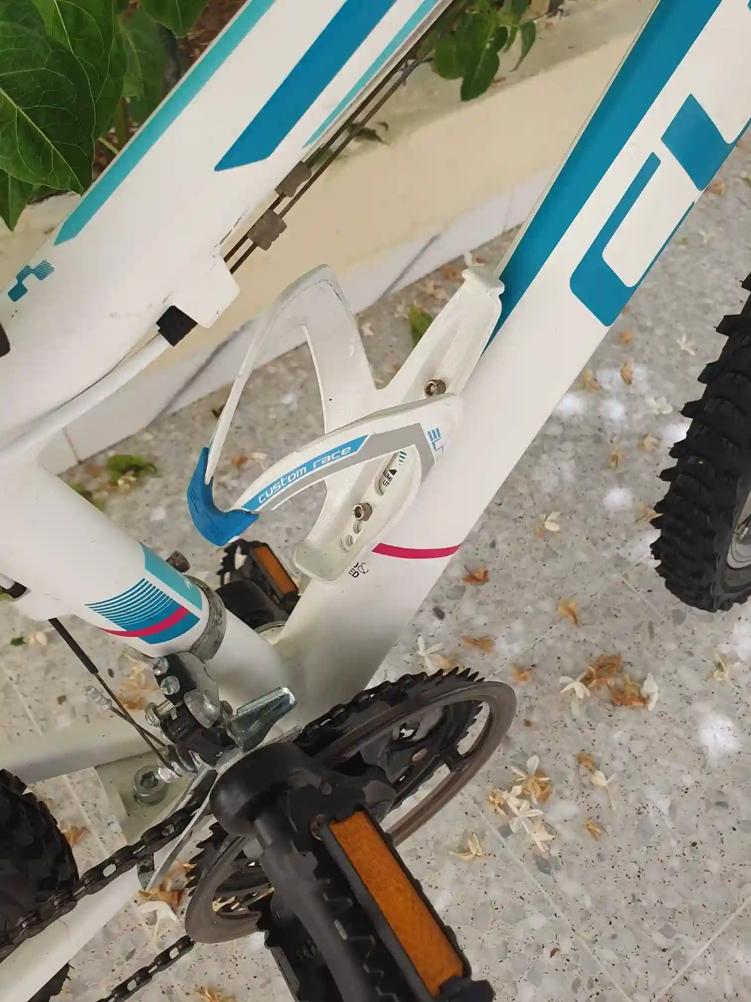 VTT Cube Race 24pouce alu Importer - Vue 5