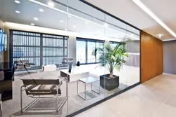 A Louer Bureau de 370 m² en 9 Pièces au Lac 1