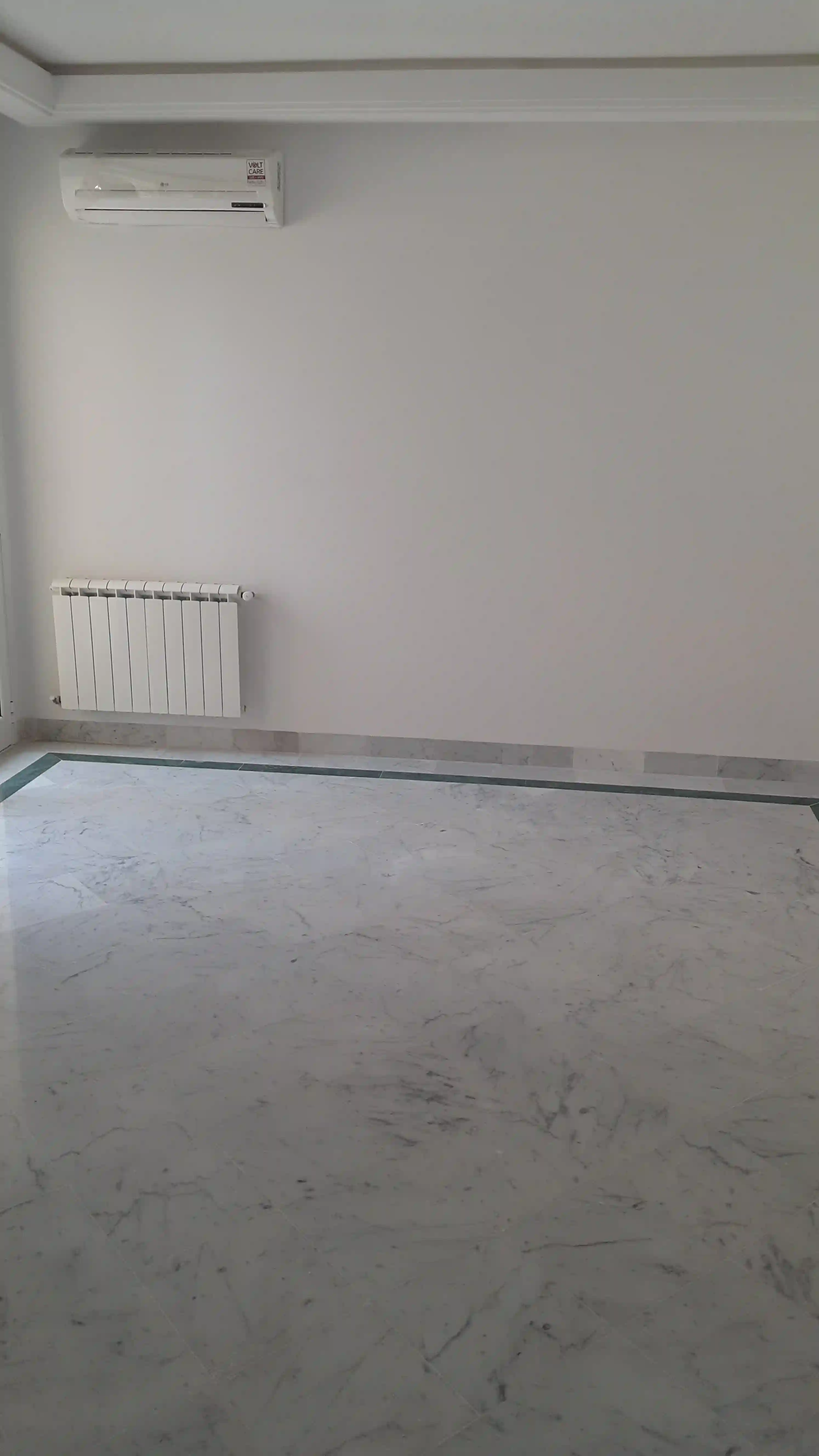 Appartement Avec Place de Parking à Cite Ennasr 2 - Vue 2
