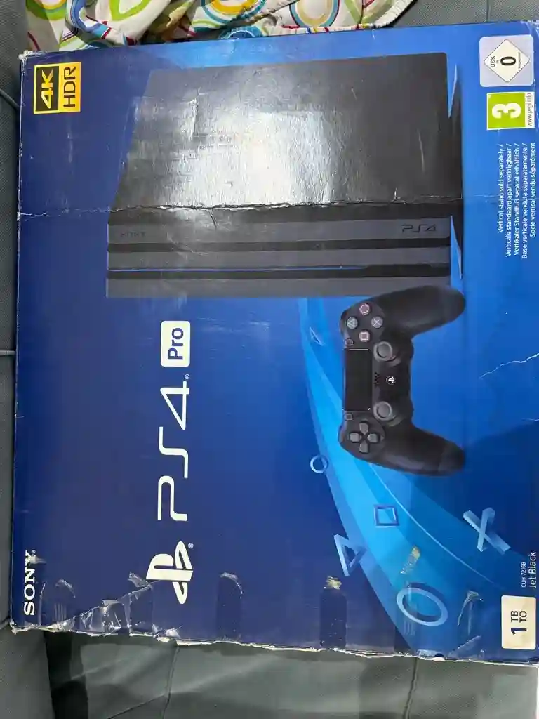 Ps4 pro Jdida Avec 4 Mannetes - Vue 1