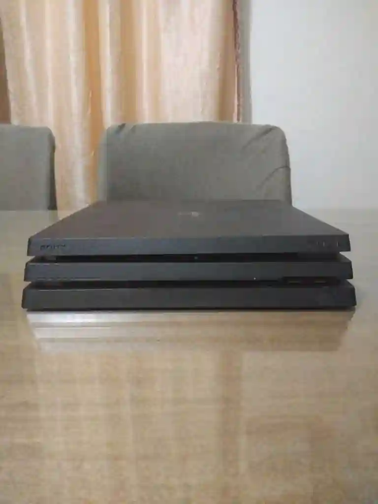 Ps4 Pro - Vue 4