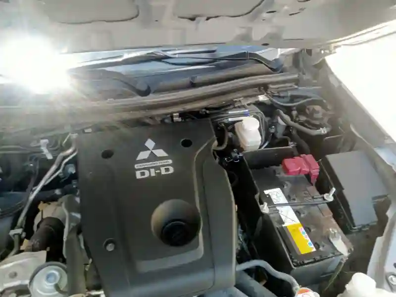 Mitsubishi L200 4x4 Diesel - Vue 1
