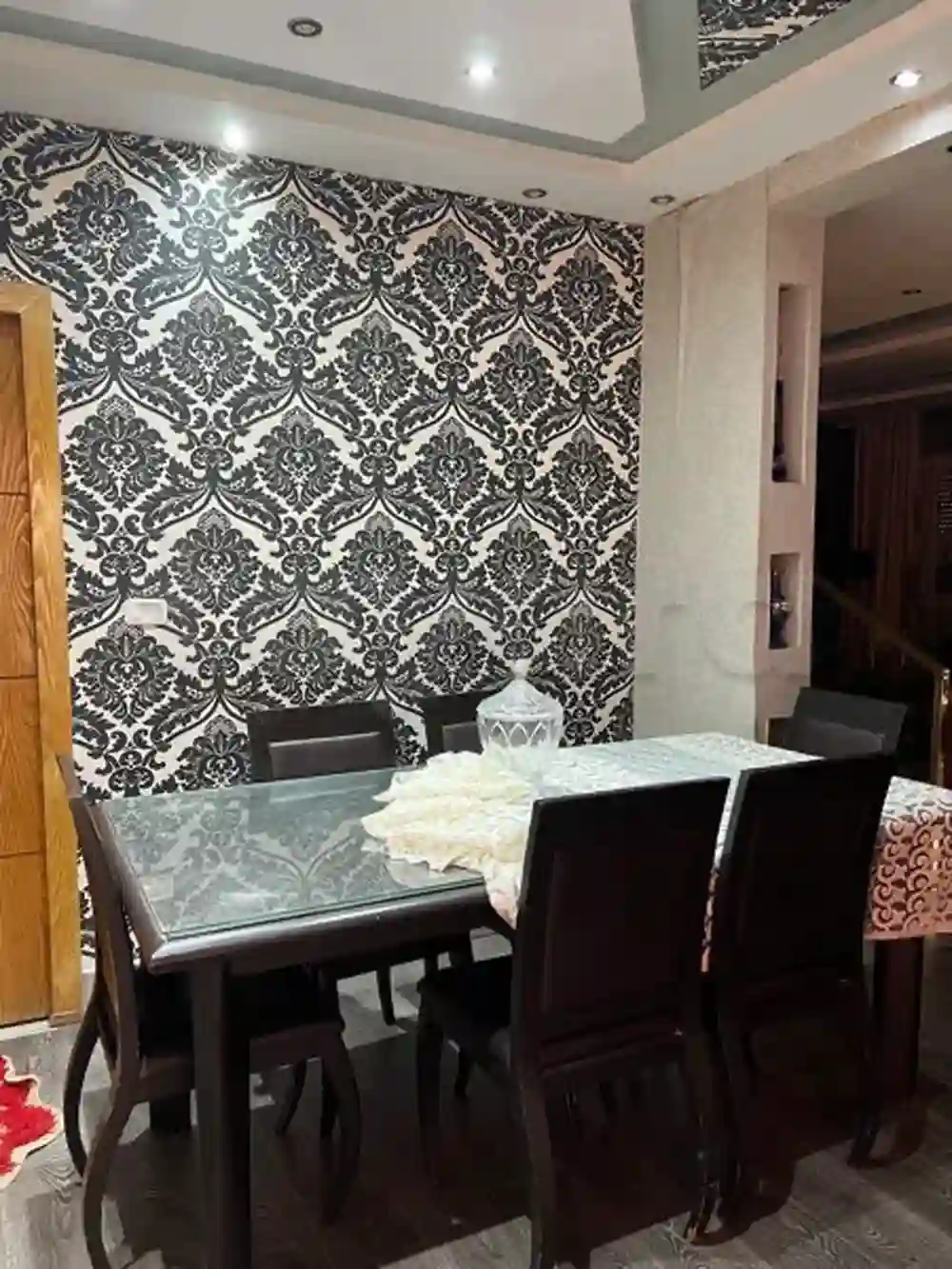 Salle à Manger en Bois et Cristal Plus de Vrai Cuir Noir