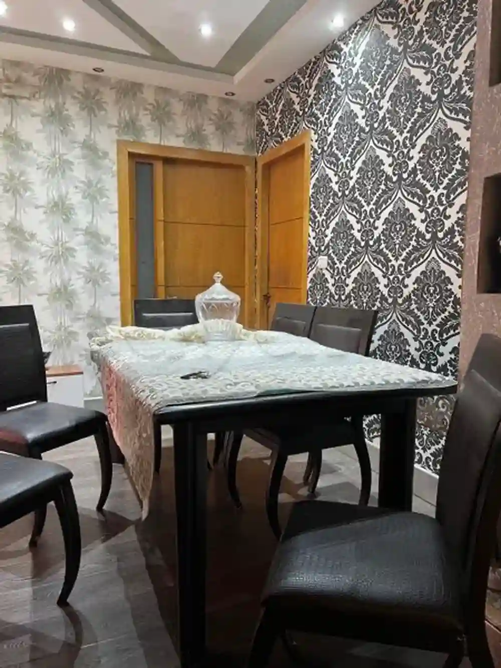 Salle à Manger en Bois et Cristal Plus de Vrai Cuir Noir - Vue 2