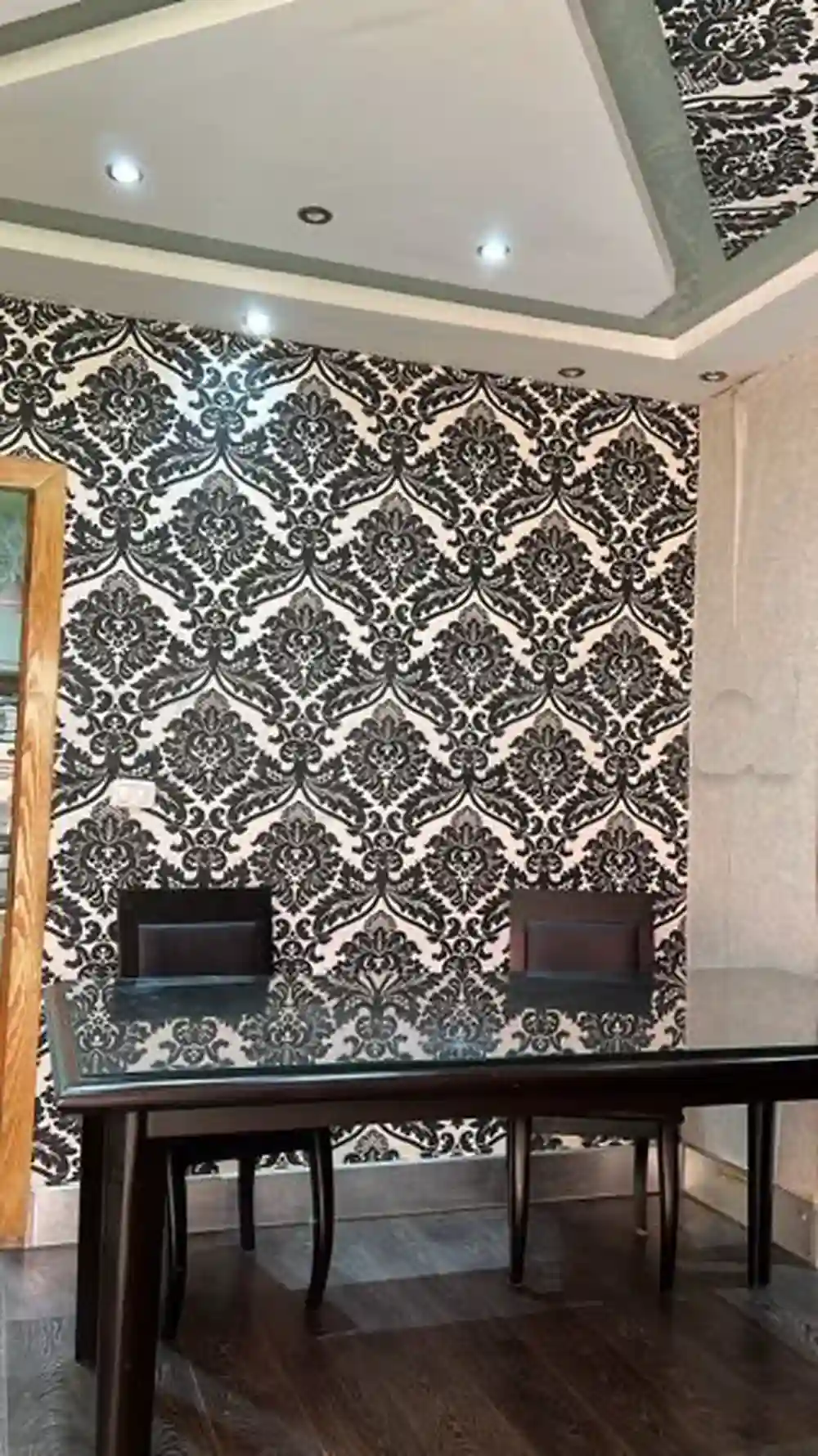 Salle à Manger en Bois et Cristal Plus de Vrai Cuir Noir - Vue 3