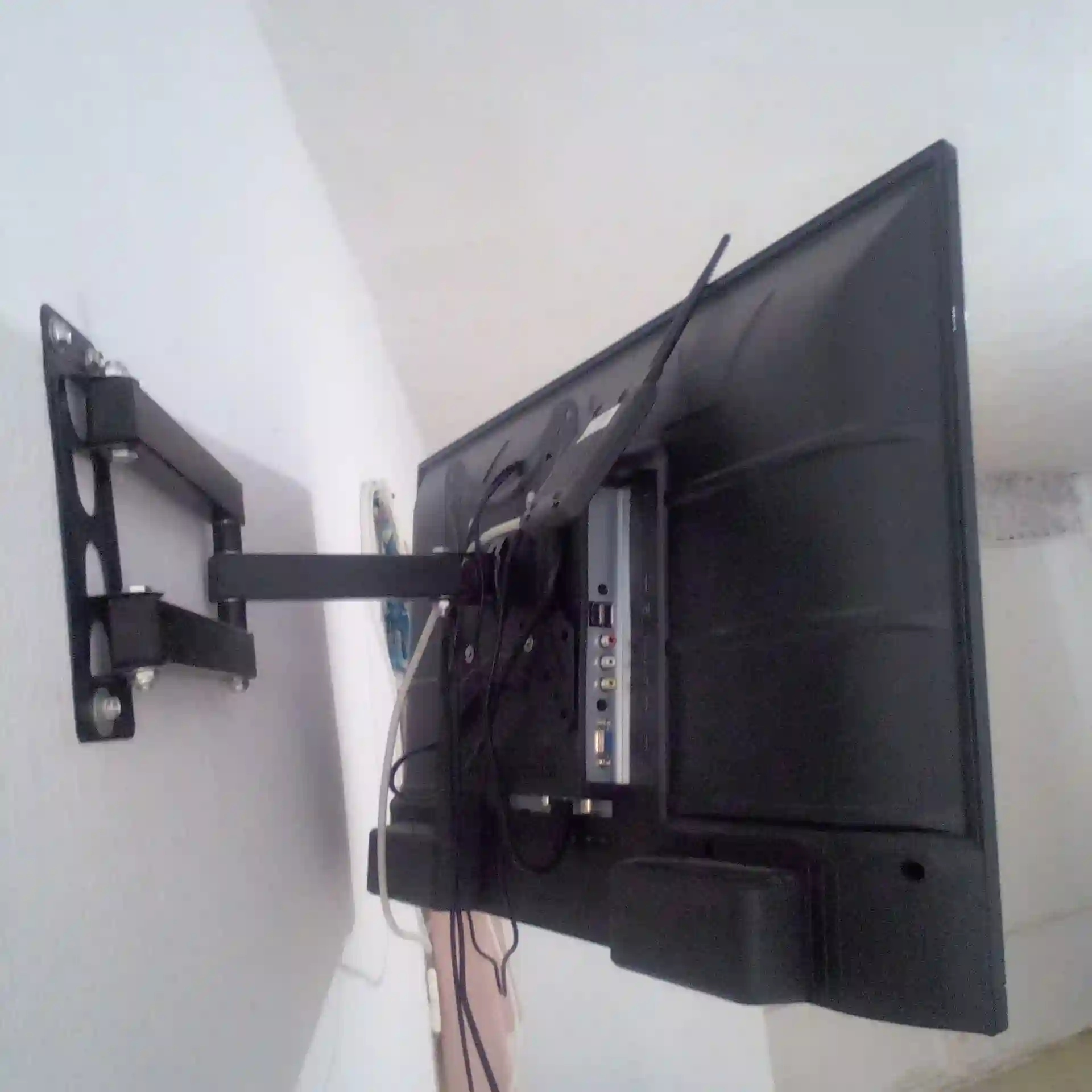 Tv lcd a 400 dt à Hammam Chatt - Vue 1