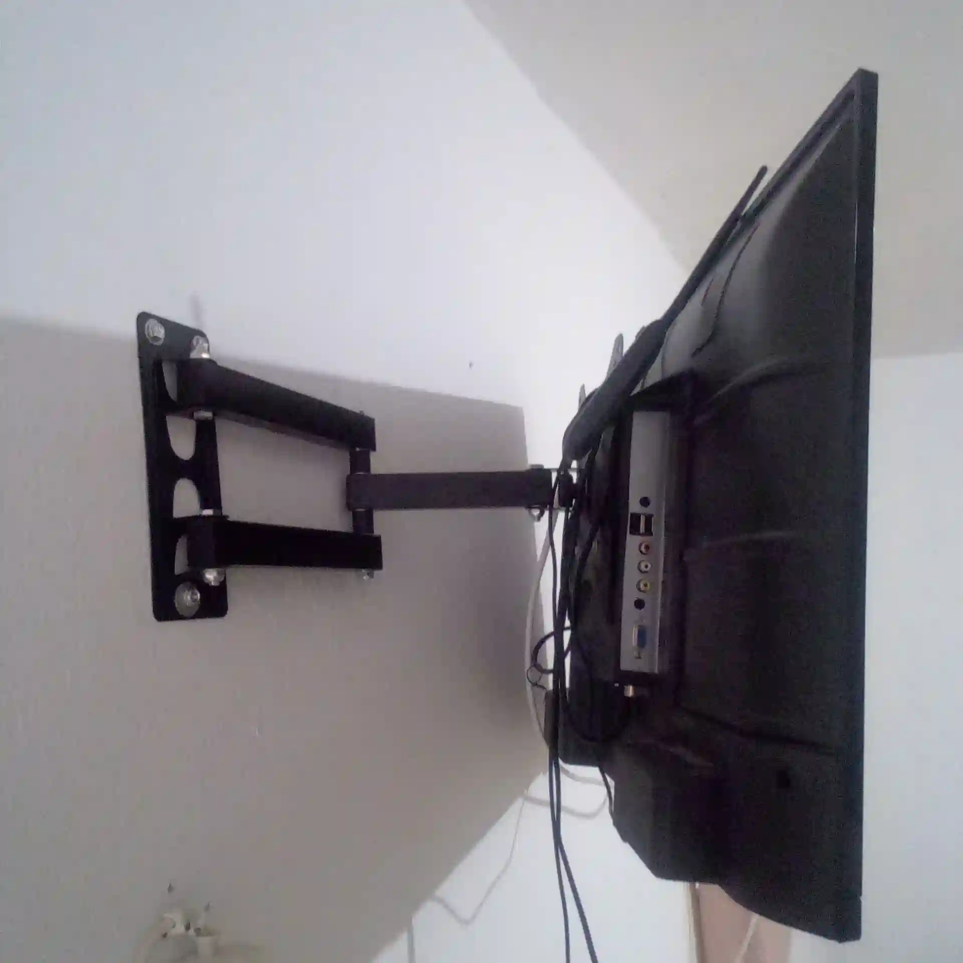 Tv lcd a 400 dt à Hammam Chatt - Vue 4