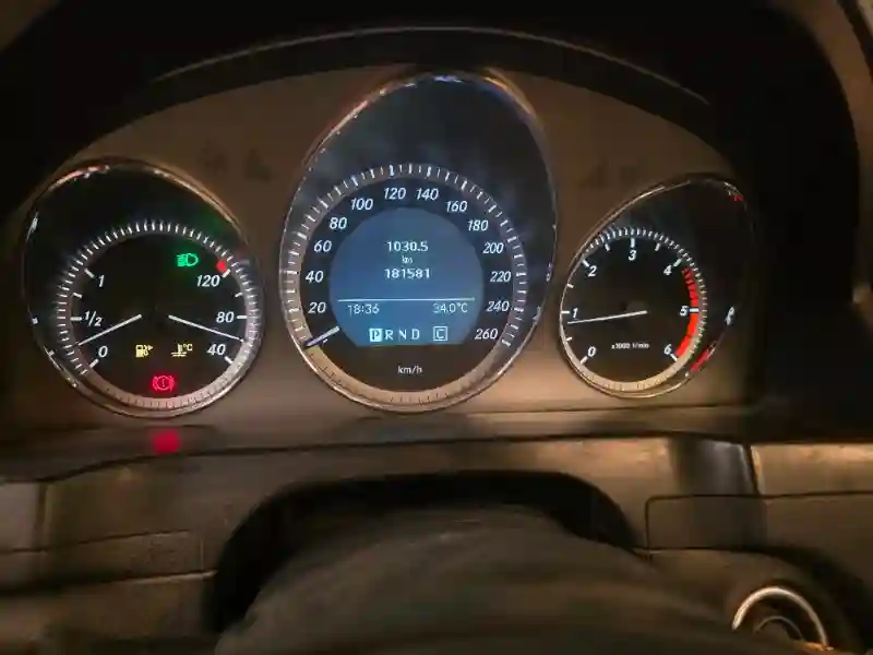Mercedes Classe C Diesel 2010 - Vue 4