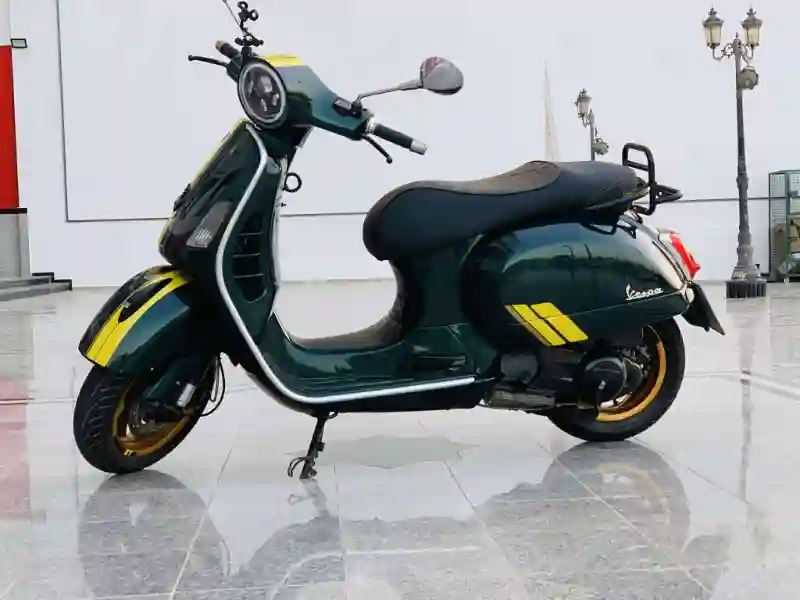 Vispa Piaggio GTS Super 125 cc 4T - Vue 1