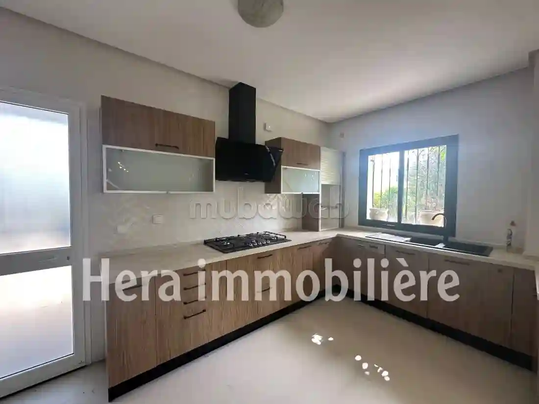 À Louer Villa Exceptionnelle S3 à Gammarth - Vue 1