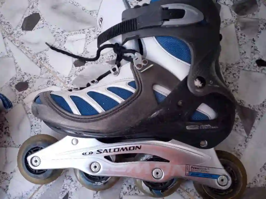 Patins À Roulettes حذاء تزلج نضيف