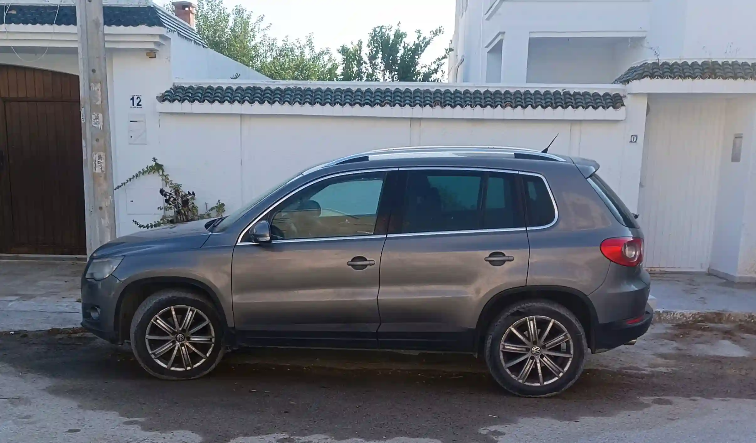 Volkswagen Tiguan - Vue 1