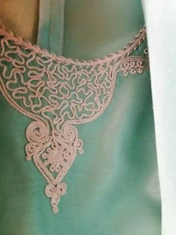 Jolie Ensemble 3piéces à Ariana Ville - Vue 1