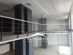 Local Commercial aux Berges du lac 1 Mcl0408