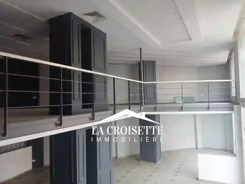 Local Commercial aux Berges du lac 1 Mcl0408