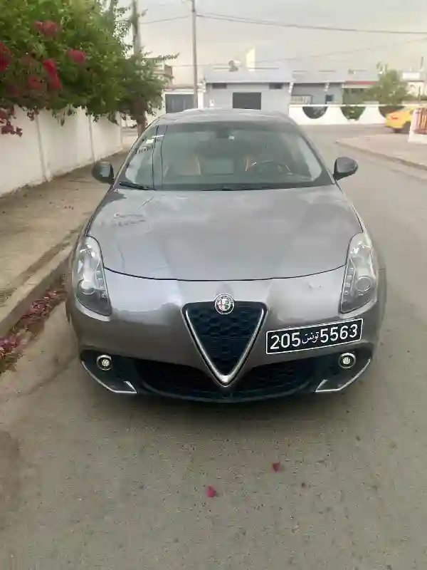 Alfa Romeo Giulietta Essence 2018 - Vue 1