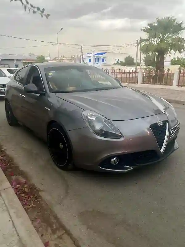 Alfa Romeo Giulietta Essence 2018 - Vue 8