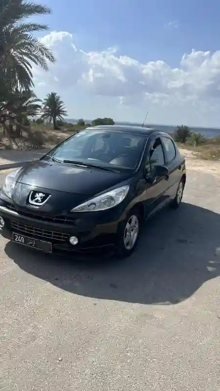 Peugeot 207 Diesel 2010 - Vue 3
