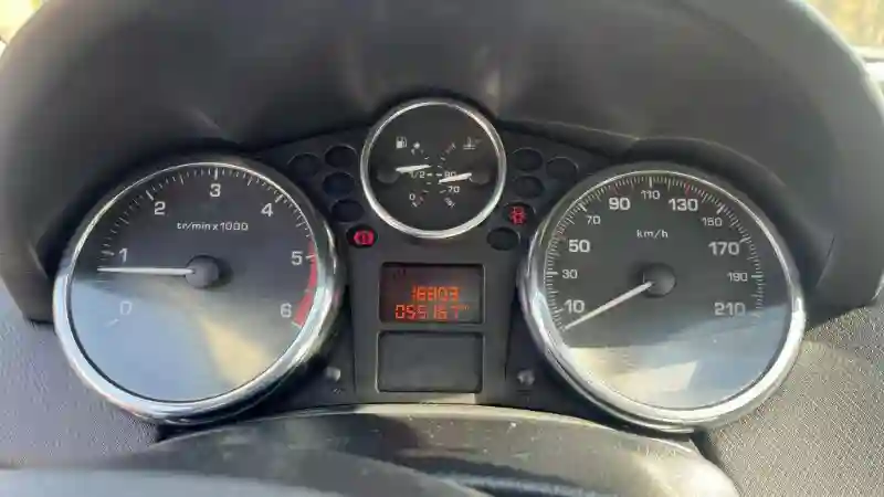 Peugeot 207 Diesel 2010 - Vue 6