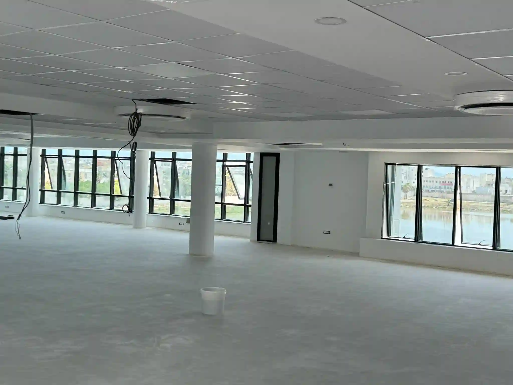 Superbe Bureau Neuf 1000 M2hs au Lac3 Kram à Le Kram - Vue 1