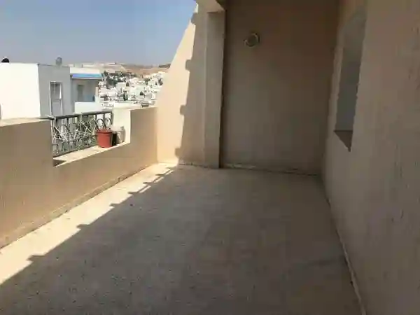 Grand s1 Meublé Avec Terrasse à Cite Ennasr 2 - Vue 1