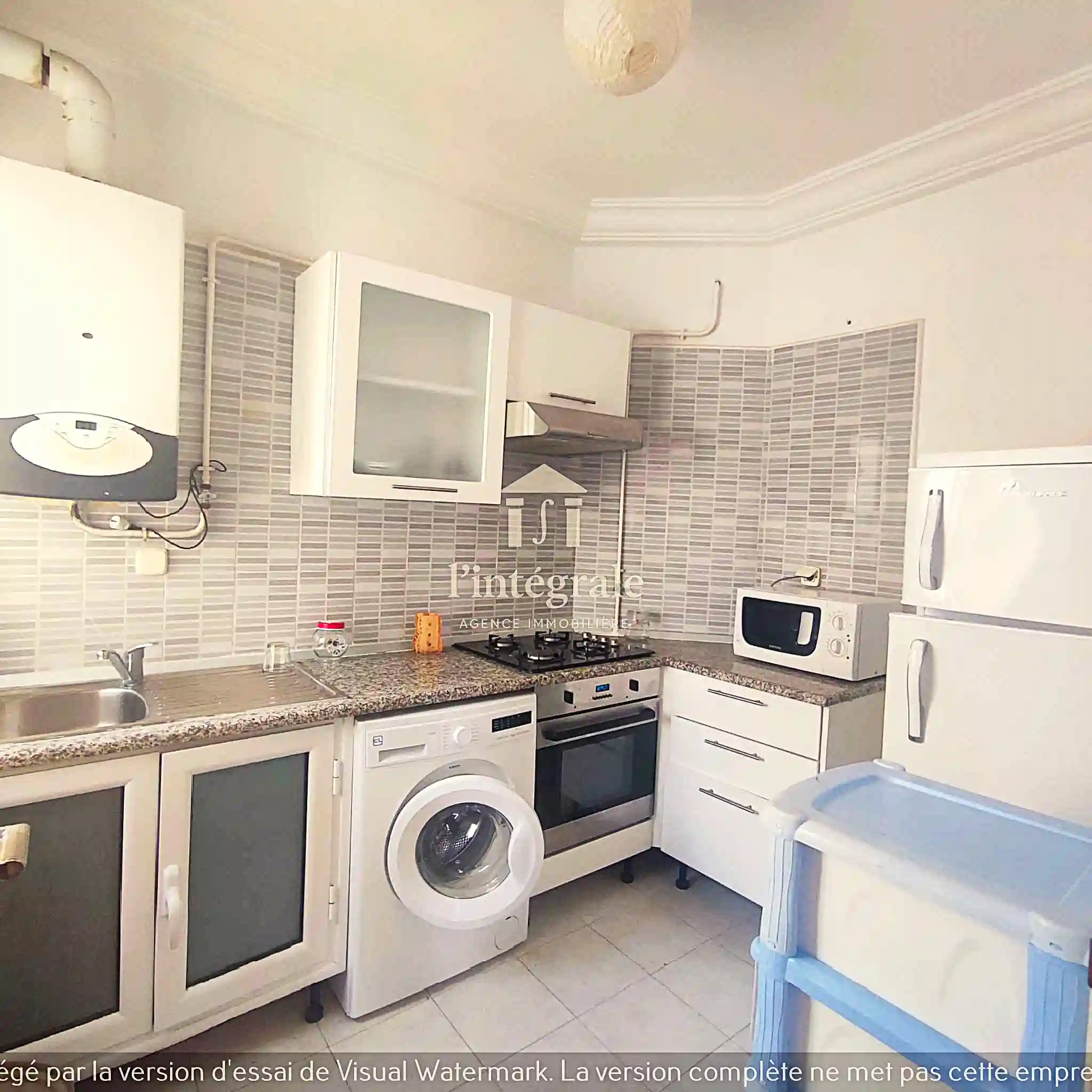 Grand s1 Meublé Avec Terrasse à Cite Ennasr 2 - Vue 3