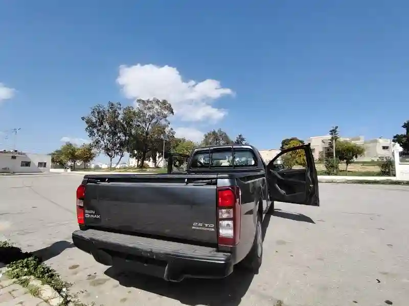 Dmax Intercooler 25 Turbo Diesel - Vue 3