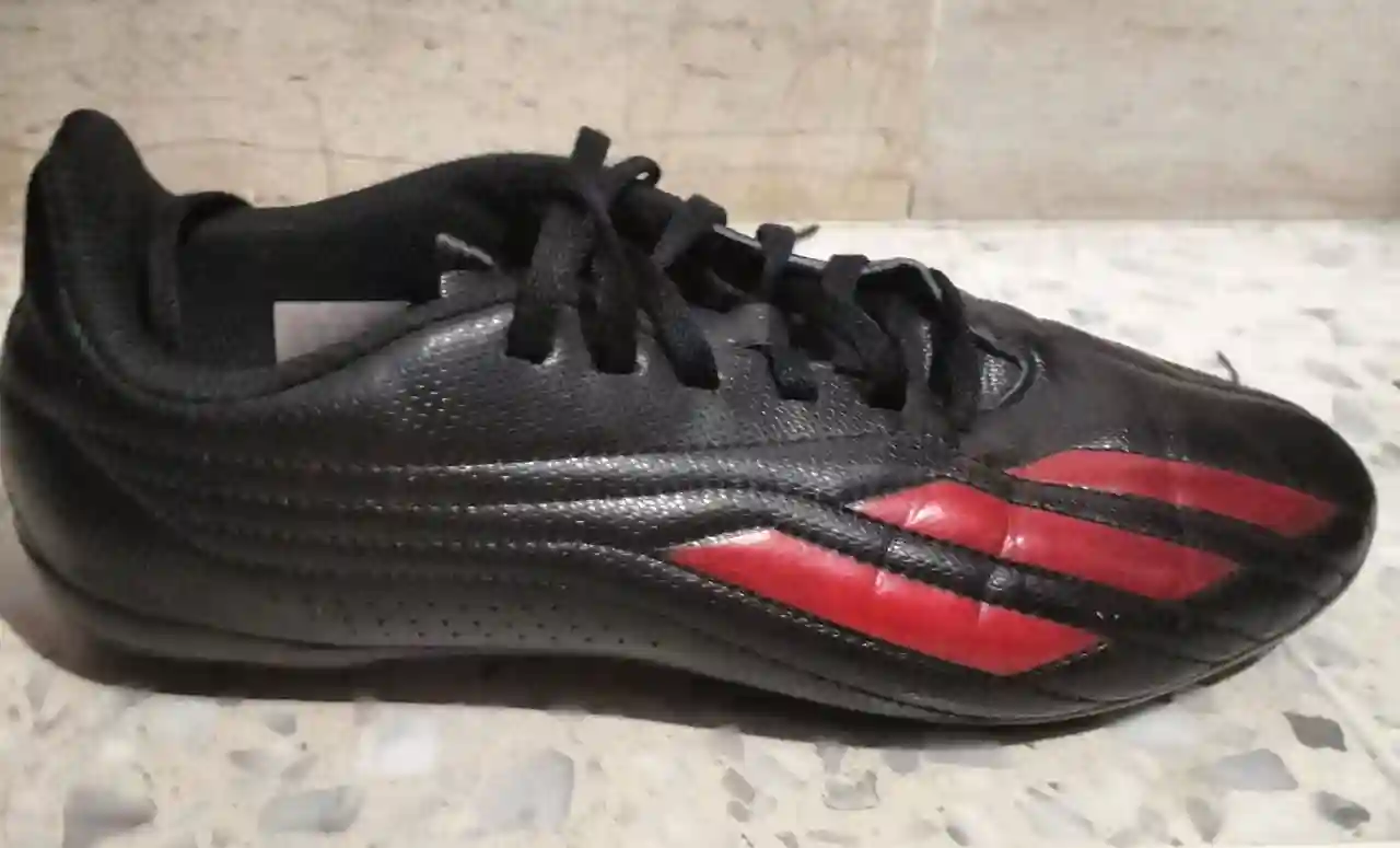 Crampon Adidas Deportivo à Ben Arous - Vue 2