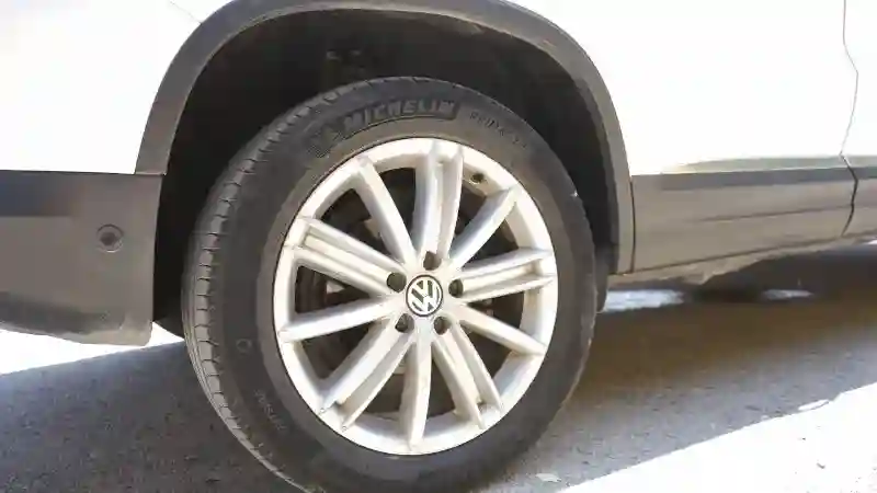 WV Tiguan 2014 20 TDI Boîte Auto Toit Ouvrant Pano - Vue 9