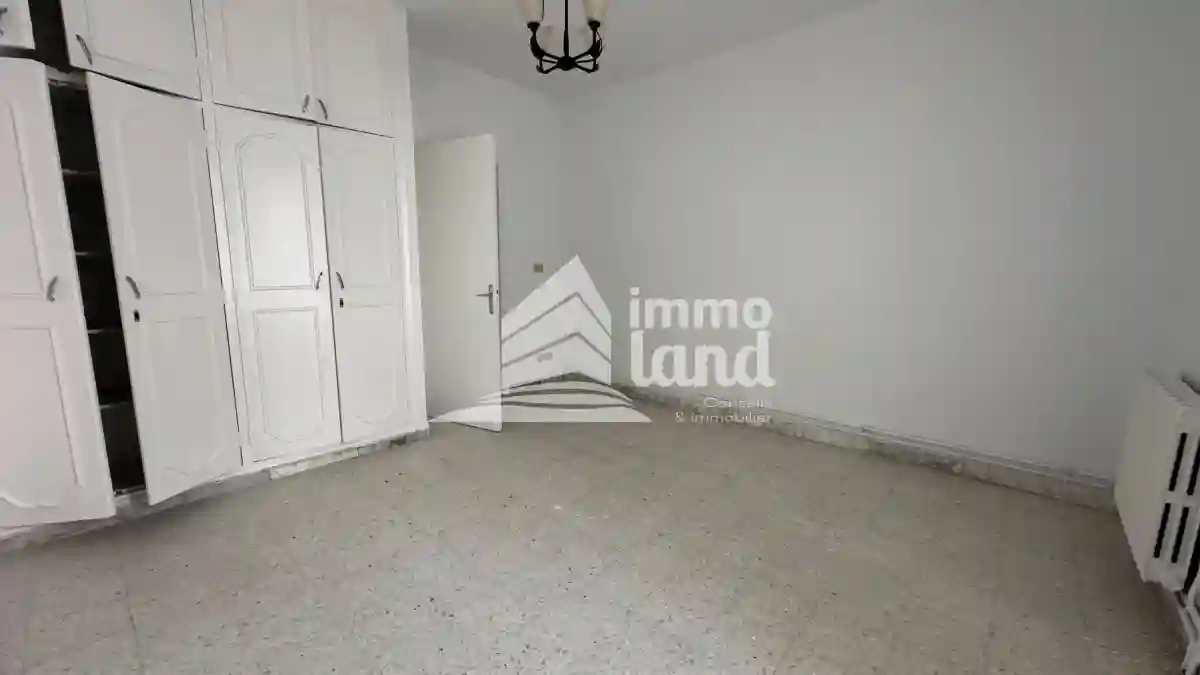 Appartement s3 à la Marsa Plage à Cite El Ahmadi - Vue 3