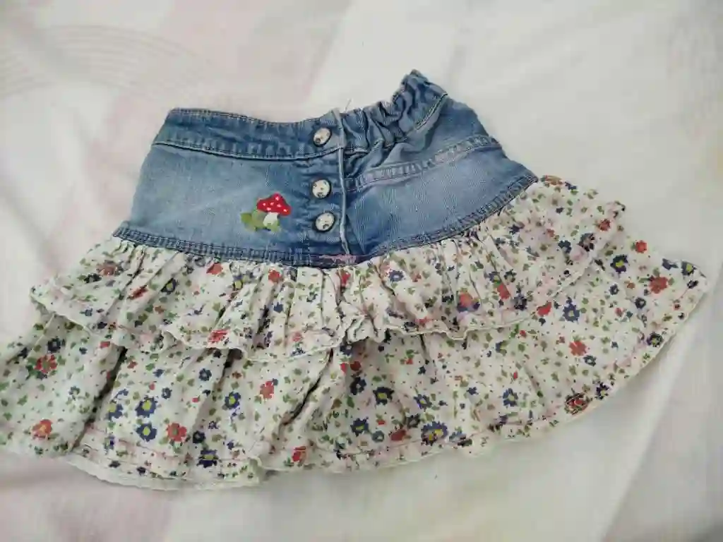 A Vendre Pour Fille 2 à 4 ans