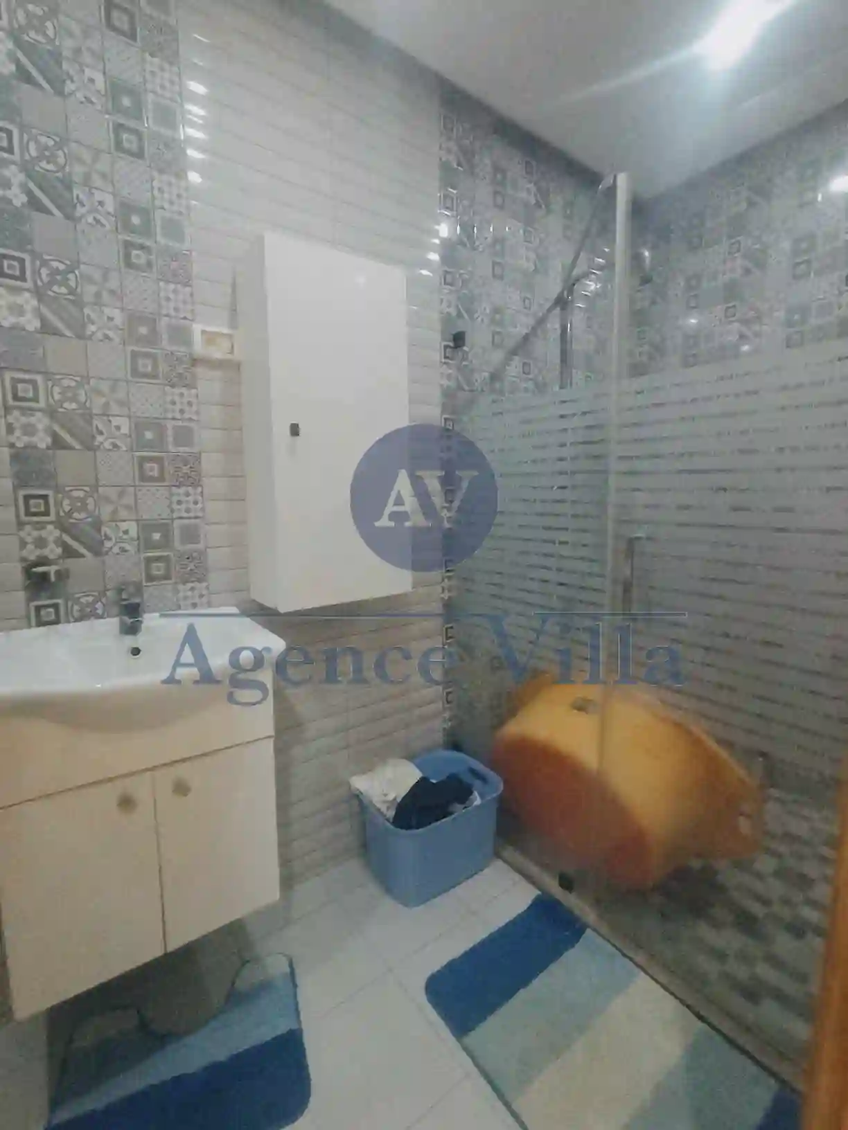 Maison à Bhar Lazrak sur Deux Niveaux à Marsa Erriadh