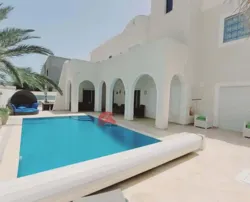 Vente Villa Avec Piscine à Djerba Aghir zu