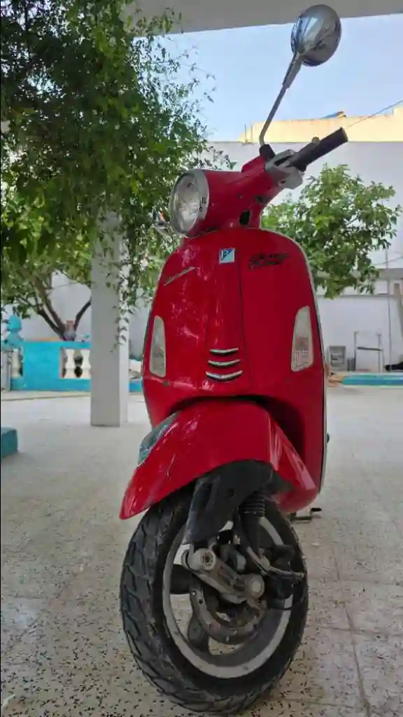 Vespa Piaggio Primavera - Vue 1