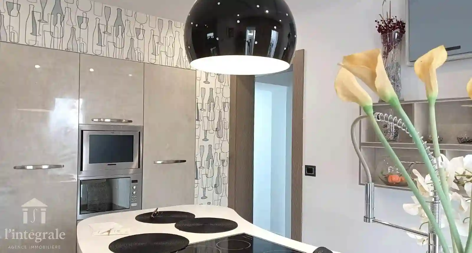 Villa de Prestige Avec Piscine à Menzah8 à El Menzah 8 - Vue 2