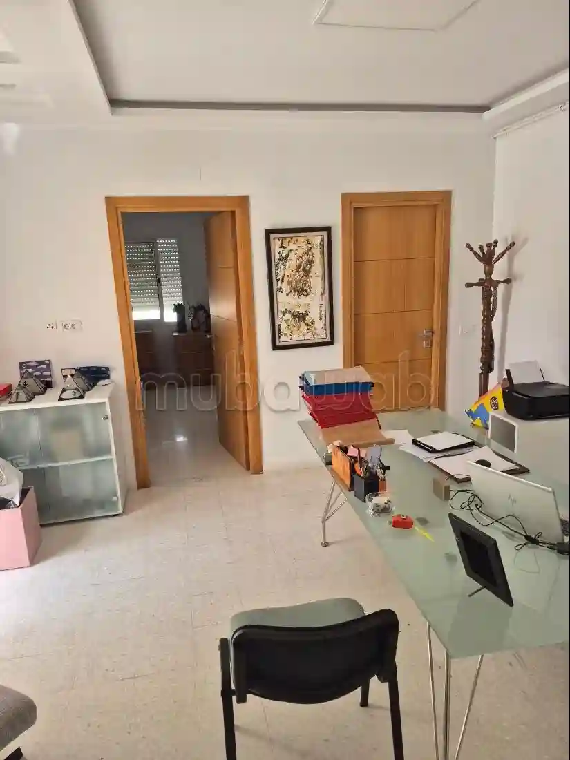 A Louer Bureau a Menzah5 - Vue 3