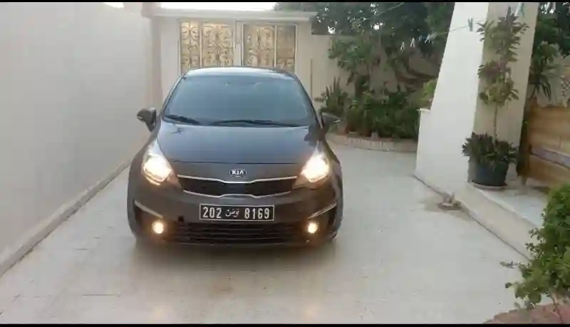 Kia RIO Essence 2018 - Vue 1