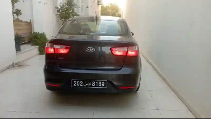 Kia RIO Essence 2018 - Vue 2