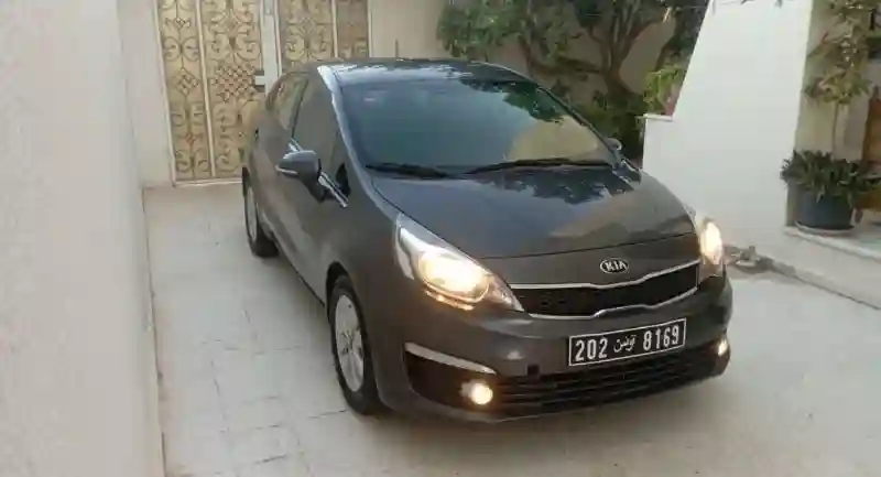 Kia RIO Essence 2018 - Vue 8