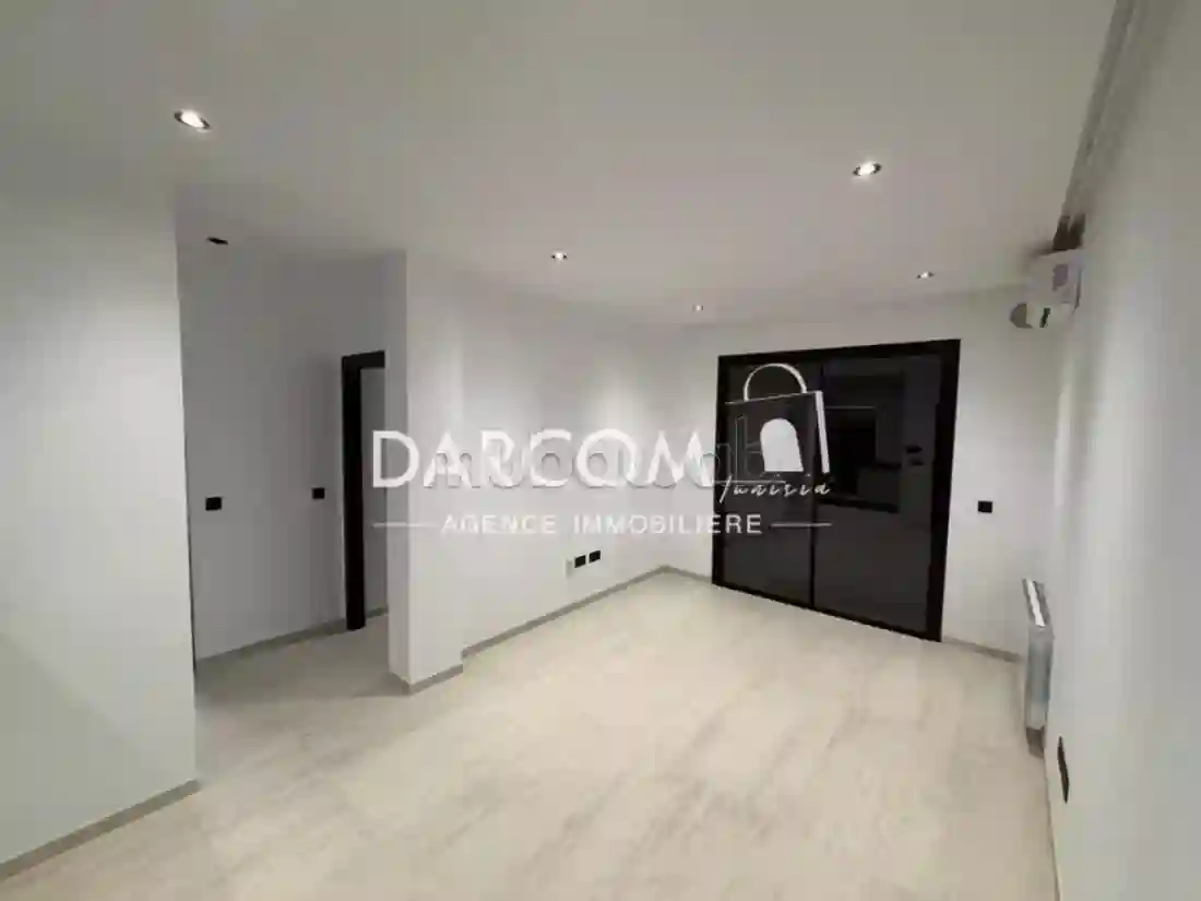 A Vendre s1 Neuf 70 m² à la Soukra - Vue 3