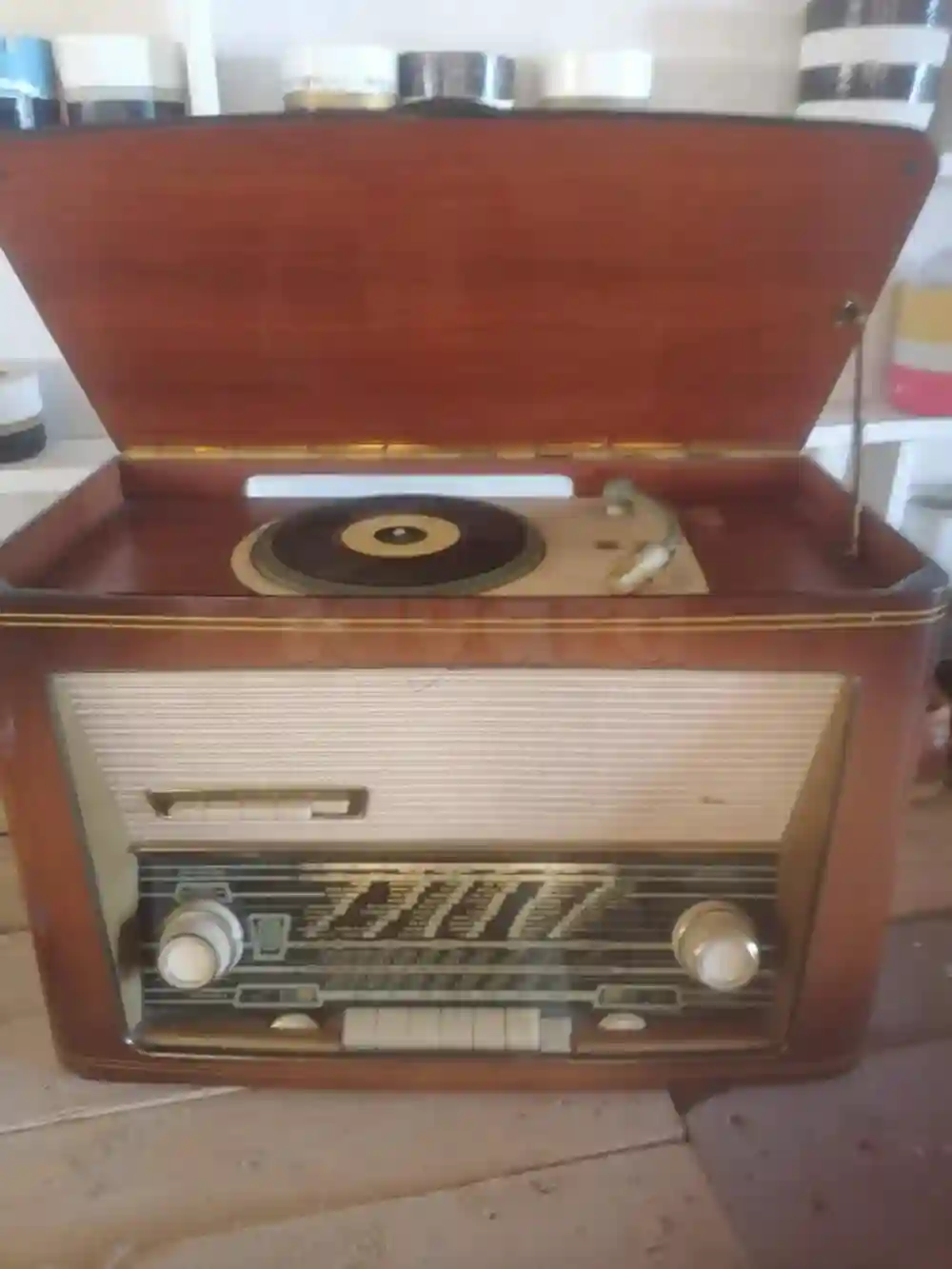 Radio Antiquité Avec Tourne Disque - Vue 2