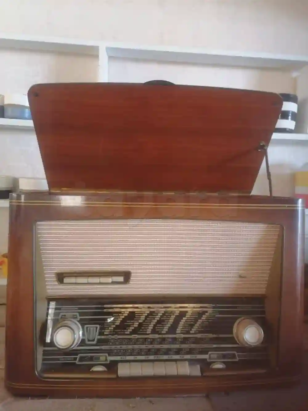 Radio Antiquité Avec Tourne Disque - Vue 3
